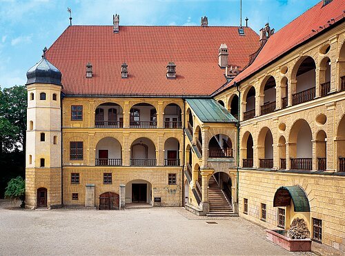 Landshut, Burg Trausnitz, Innerer Burghof, Westseite